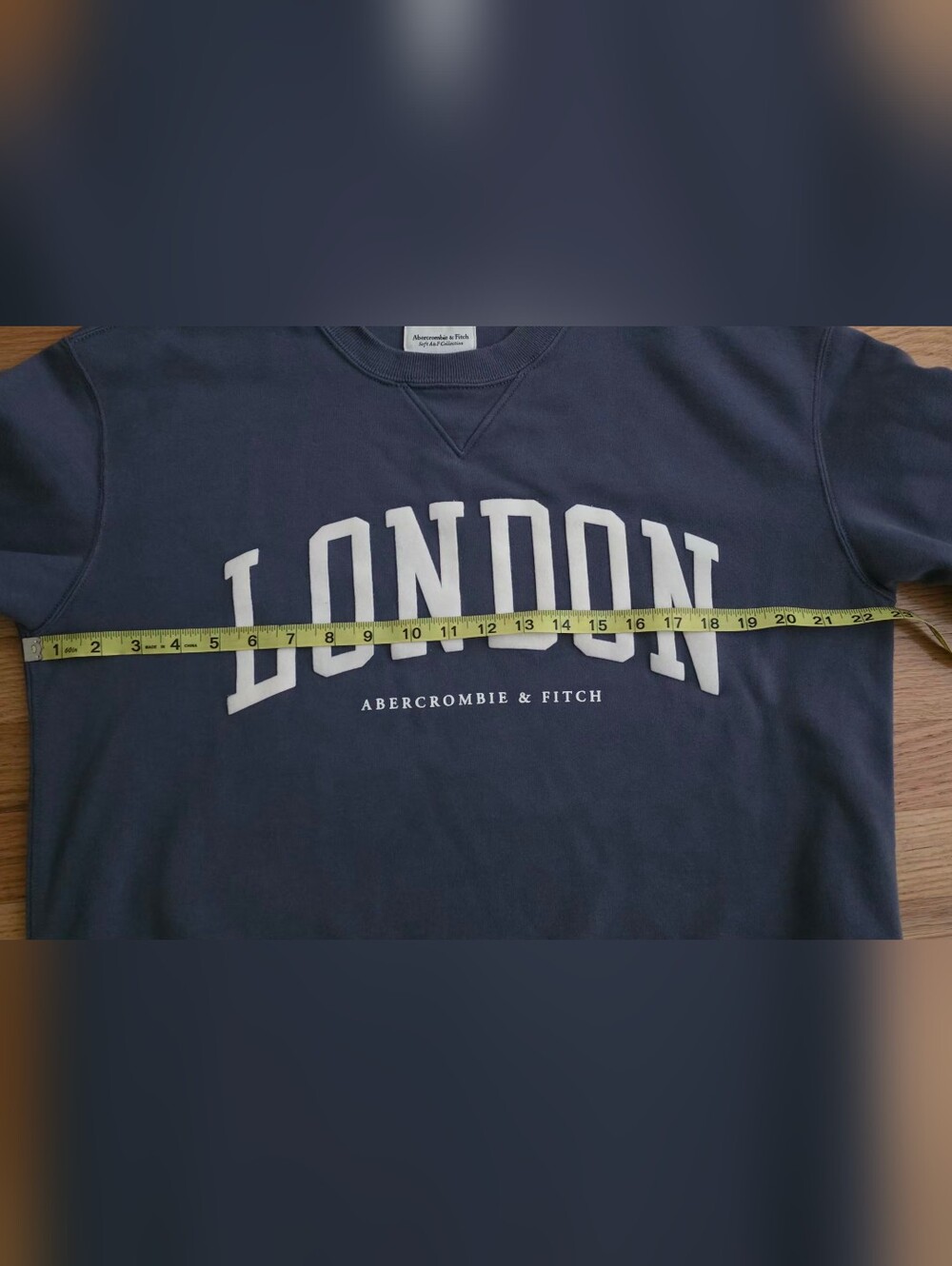 Abercrombie & Fitch Women's M Blue London Soft AF Crewneck Sweatshirt - Picture 7 of 7